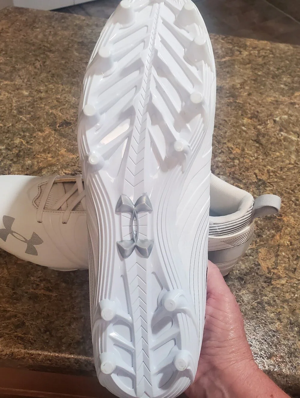UNDER ARMOUR NWOT SZ 14. NITRO MID MC FOOTBALL CLEATS. WHITE SILVER